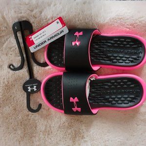 Under Armour Girls Playmaker Fix Strap Slide Sandals Black/Pink NWT Size 3